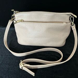 Divina Firenze Dusty Pink Pebbled Leather Crossbody Bag